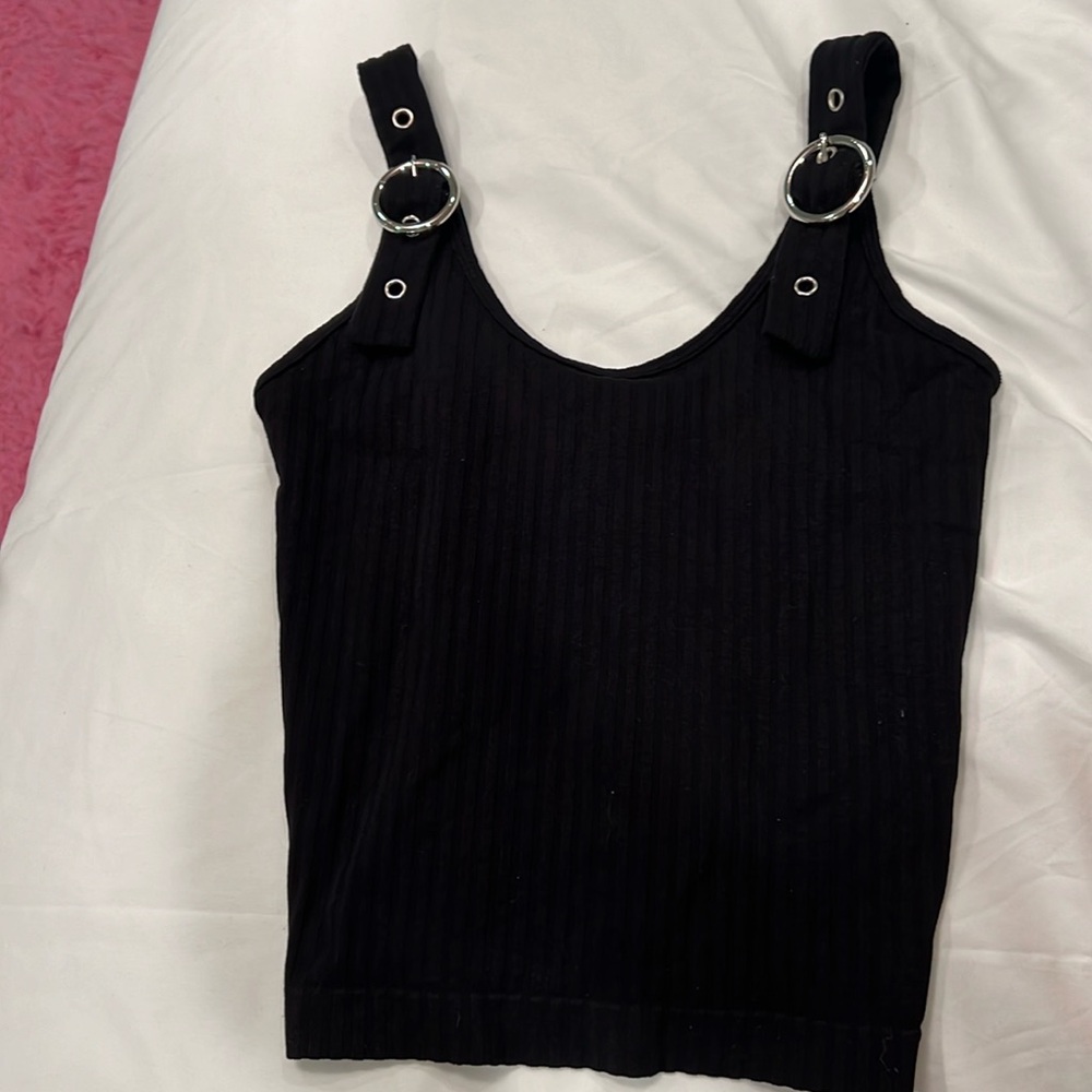 Buckle strap tank